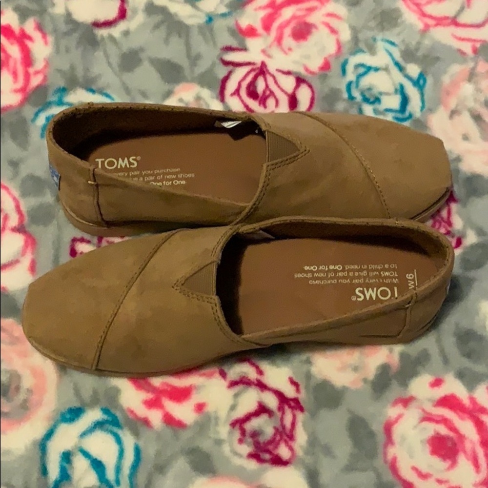 TOMS Classic Microfiber Slip-ons in Toffee 🍂 - Picture 4 of 5